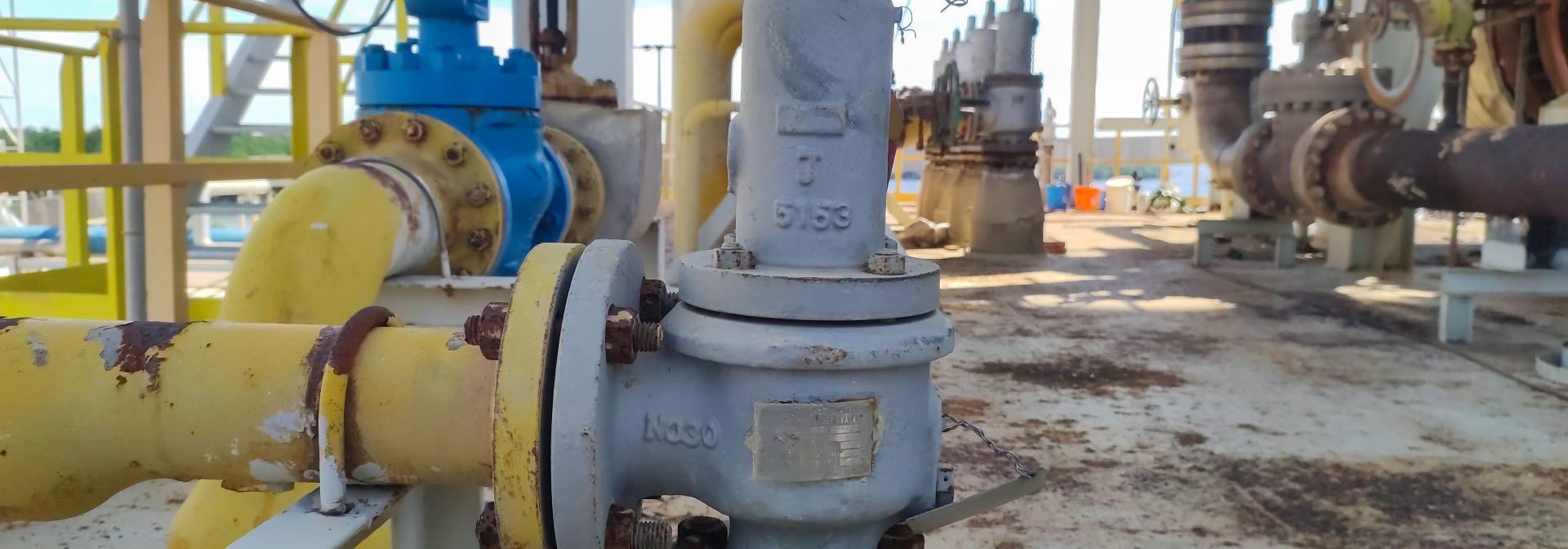 AdobeStock_oil well