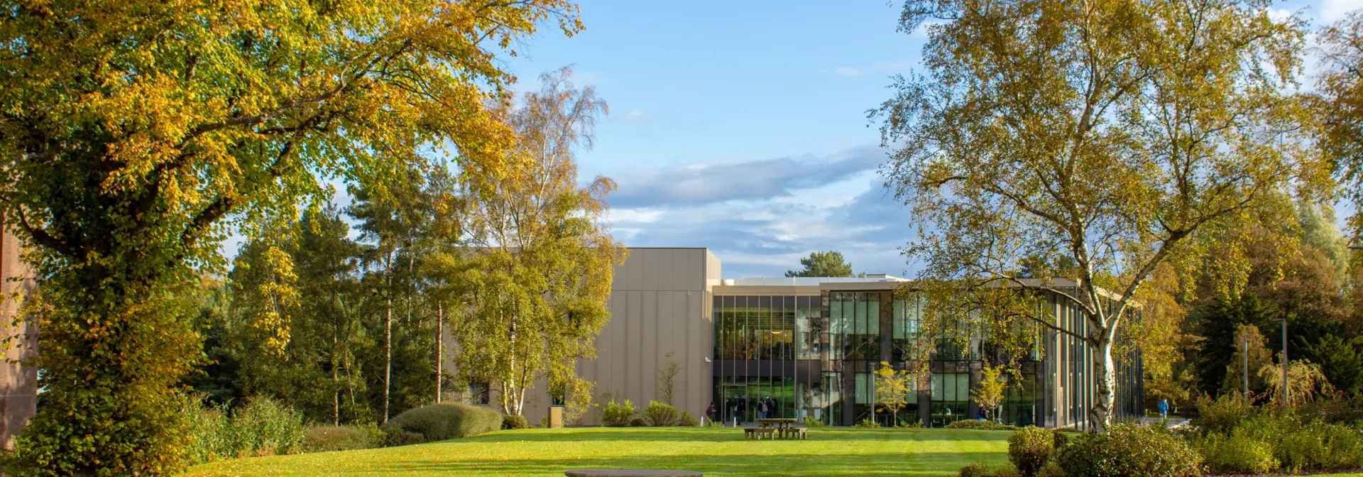 grid-and-lawn-banner
