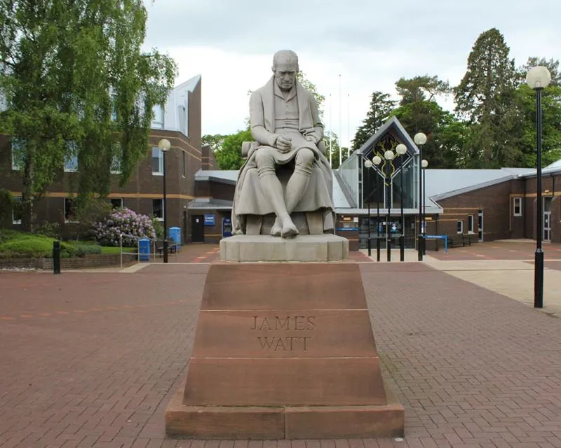 Statue of Jameas Watt, sitting
