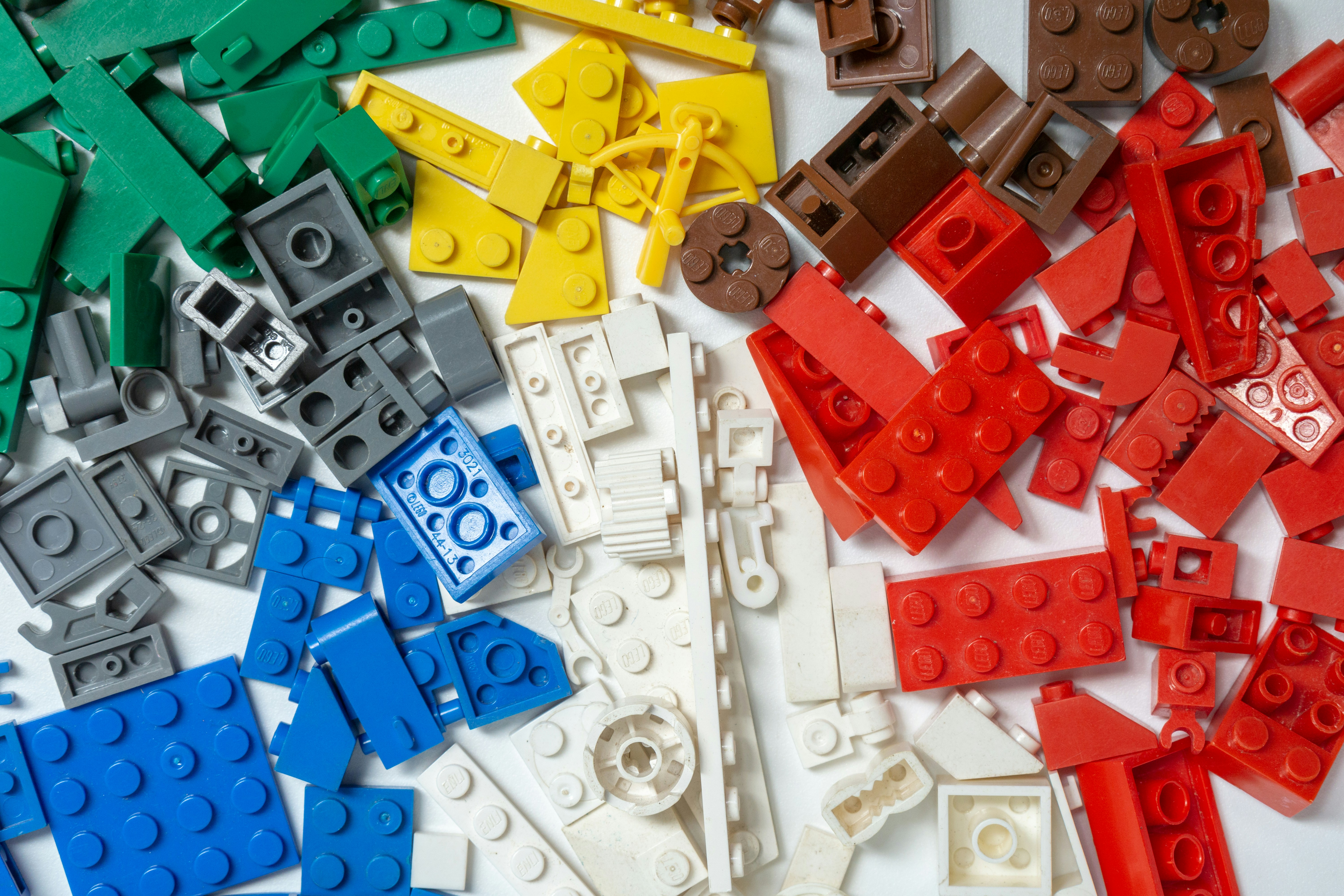 Building blocks in various colours