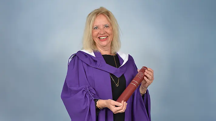 Dr Annemiek Hoogenboom