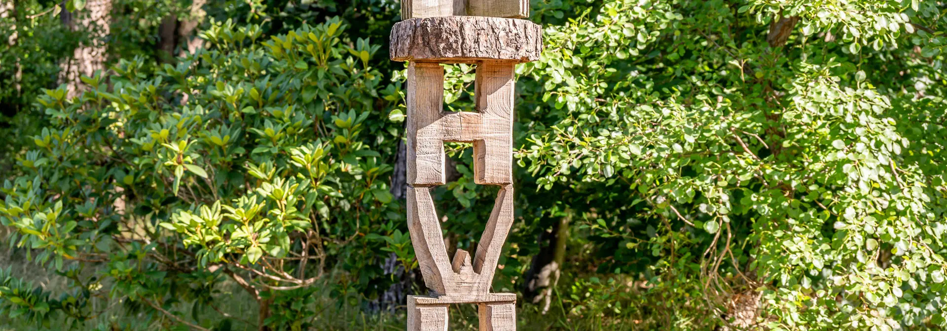 HWU-0305-wooden-logo