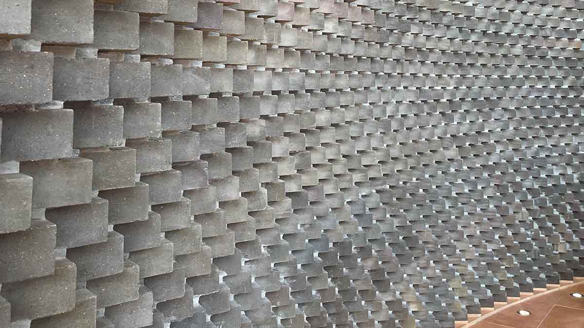 COP28 - K-Briq Pavilion's curved wall